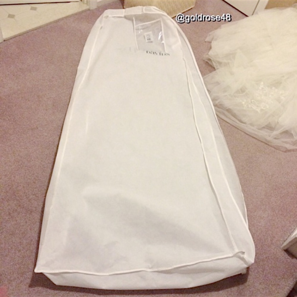 ADDITIONAL PHOTOS for Vera Wang wedding dress